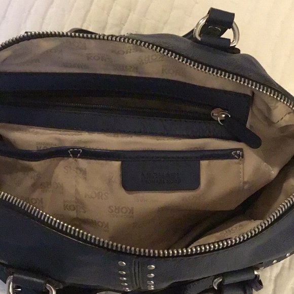 Beautiful Michael Kors blue leather stud bag - Picture 4 of 6